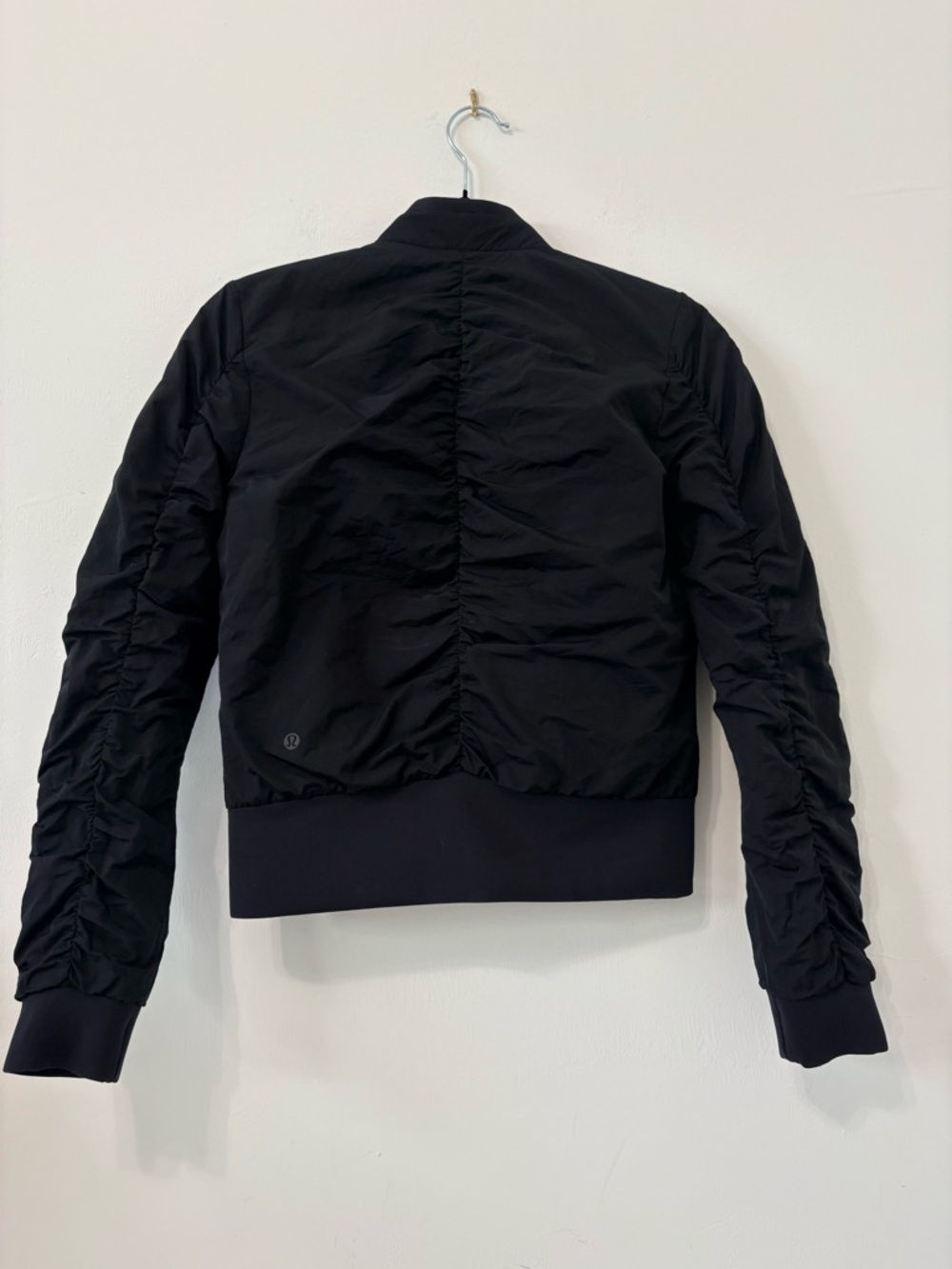 Lululemon Warm Two Ways Bomber Sz 2 Black Quilted Reversible EUC - Picture 12 of 16